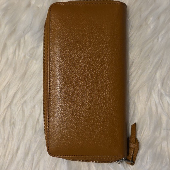 Zippered Leather Brown Wallet - Picture 6 of 6